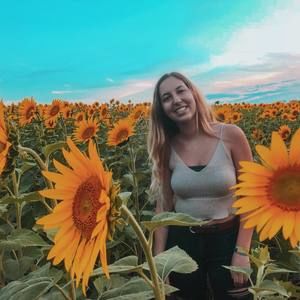 Meet your Posher, Julia